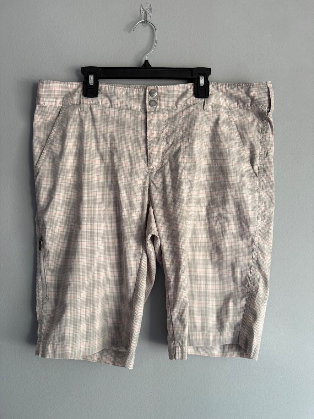 Columbia Omni-Wick Checkered Bermuda Shorts Women Size 14 Hiking Outdoor Plaid